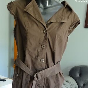 WOMENS JUMPER/DRESS BUTTONS UP THE FRONT